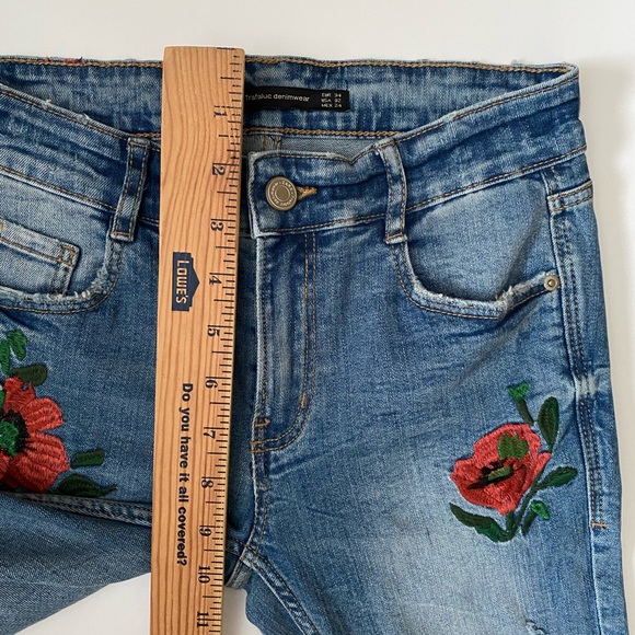 Zara Embroidered Damaged Skinny Jeans Women’s size 02 - Picture 5 of 12